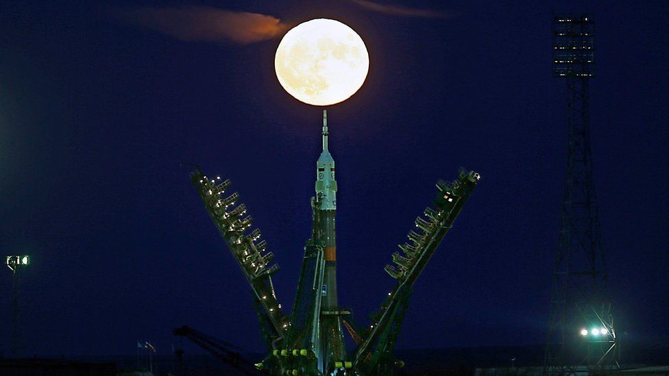 the-moon-rises-behind-a-soyuz-ms-spacecraft-at-the-russian-leased-baikonur-cosmodrome-in-kazakhstan