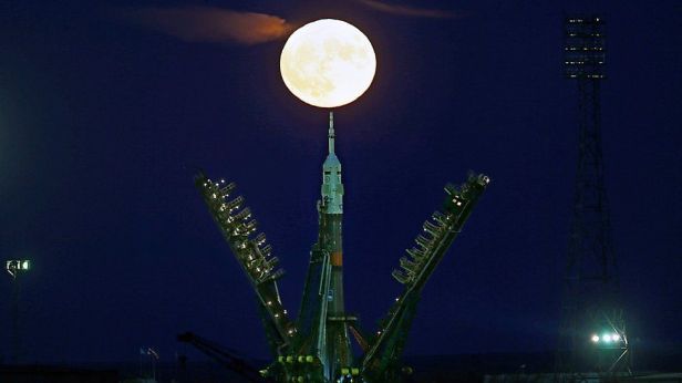 the-moon-rises-behind-a-soyuz-ms-spacecraft-at-the-russian-leased-baikonur-cosmodrome-in-kazakhstan